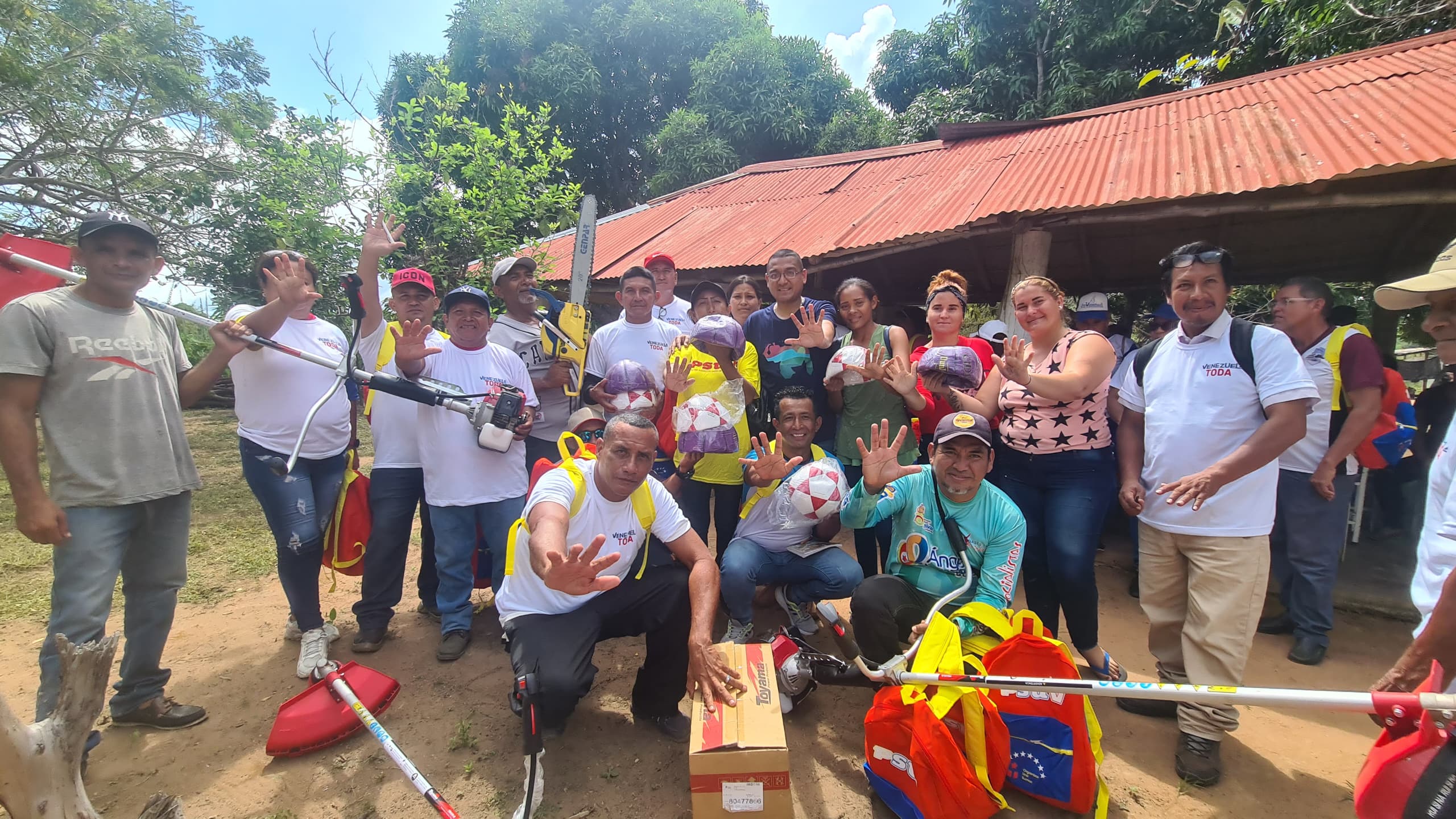 Alcalde Luis Hernández llevó Gobierno de Calle a la parroquia Moitaco