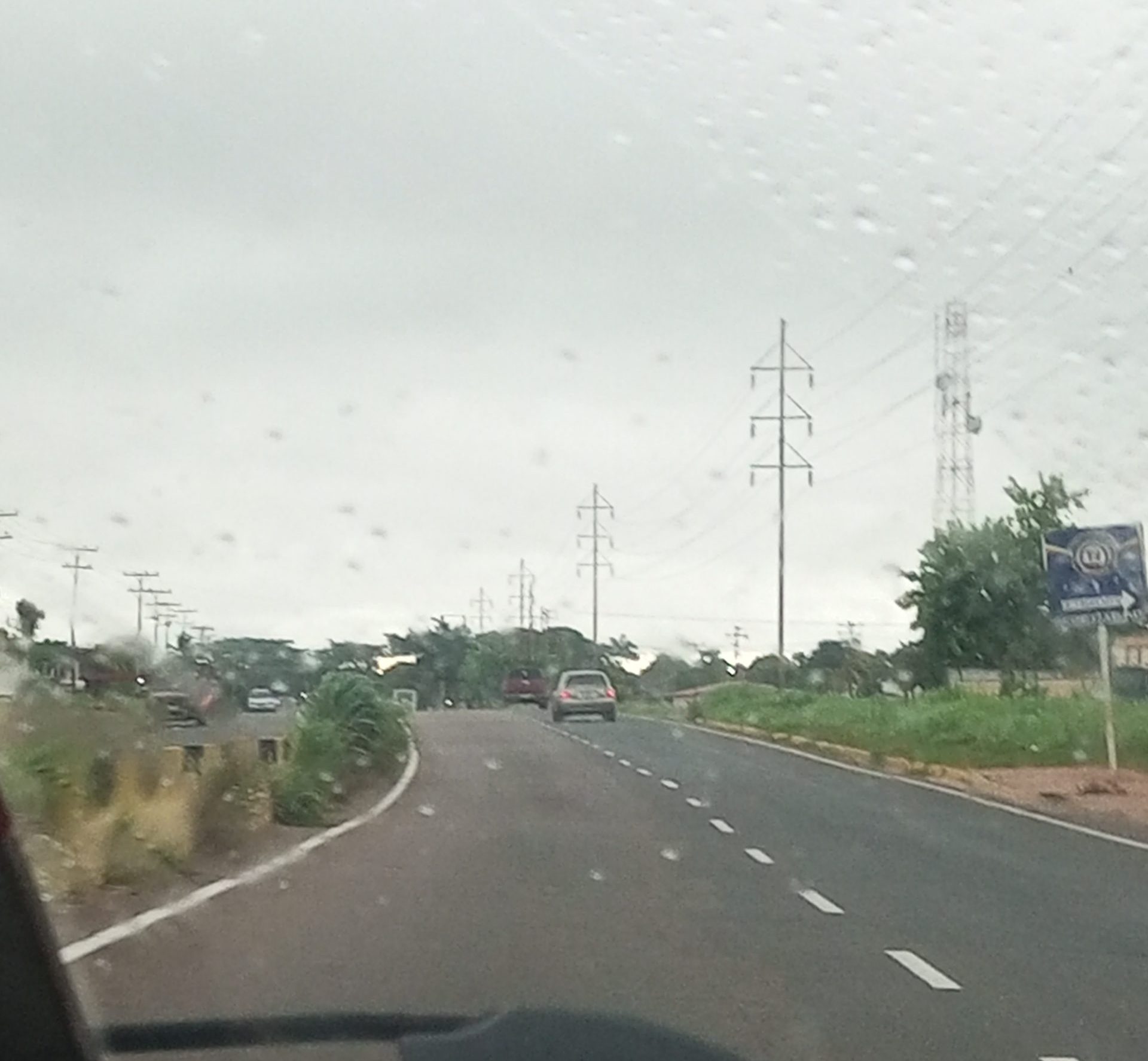 Se prevé lluvias con descargas eléctricas en gran parte del país