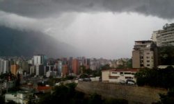 Lluvia-Caracas.-Foto-de-archivo.-750×375.jpg