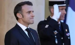 MACRON-8.webp