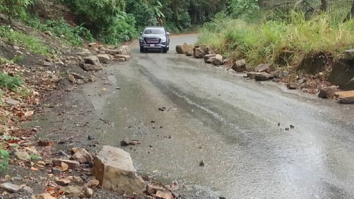lluvia-provoco-deslizamientos-de-montana-en-la-via-de-barinas-a-merida-167473