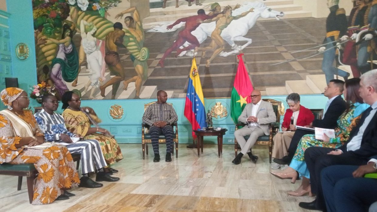 presidente-de-la-asamblea-nacional-se-reune-con-delegaciones-de-cinco-parlamentos-166057