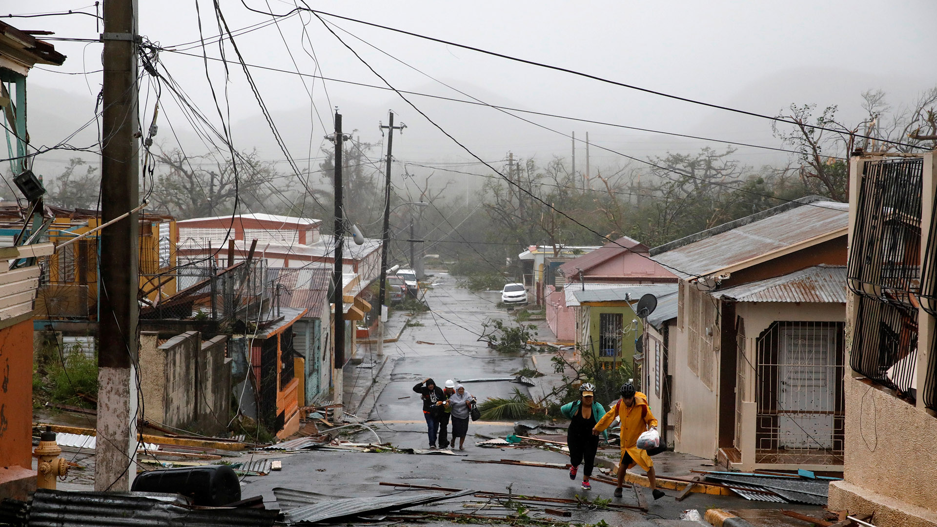 El 10% de la población de Puerto Rico se encuentra sin servicio eléctrico