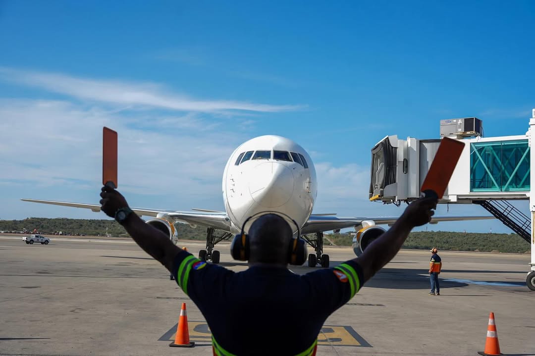 Gobierno-Bolivariano-fortalece-reunificacion-familiar-con-llegada-de-connacionales-deportadosCom