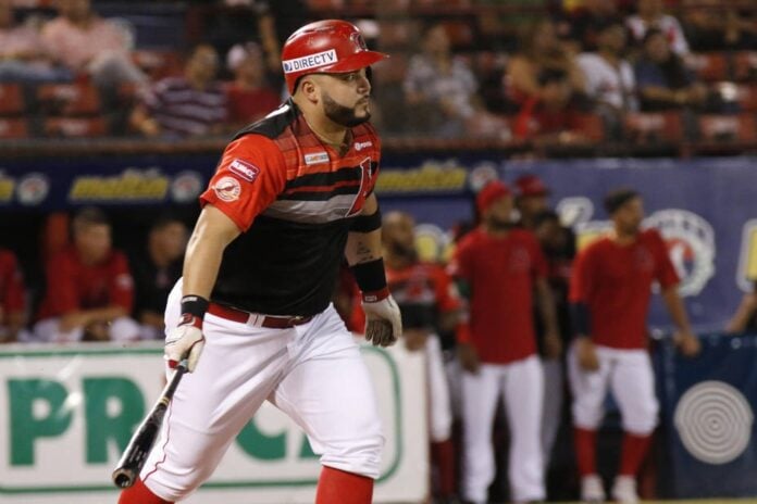 Jesus-Montero-1-696x464-1