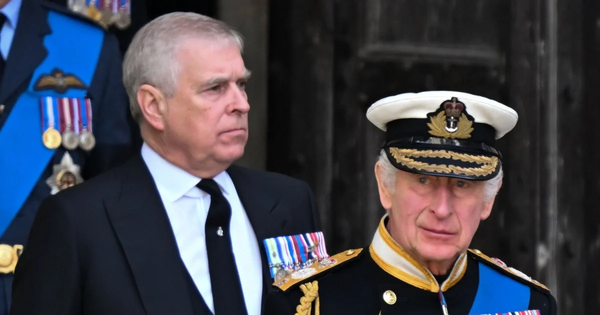 rey-carlos-grano-real-hermano-andres-U44884636625YtF-1200x630@diario_abc