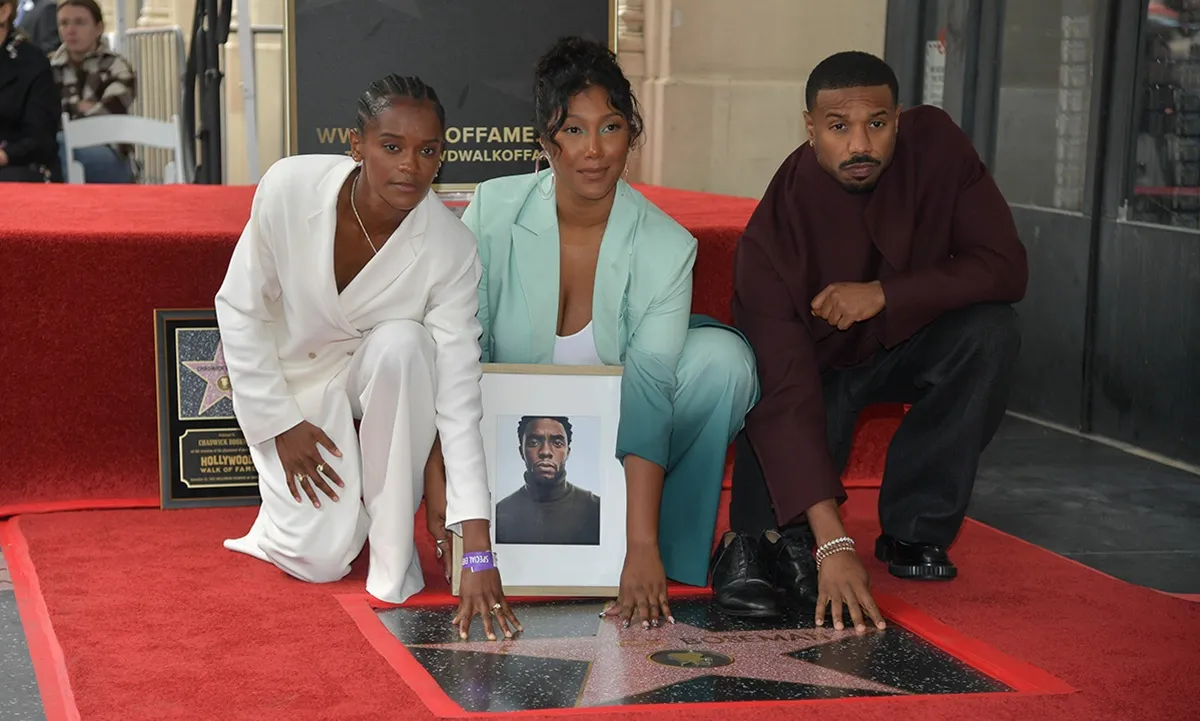 chadwick-boseman-estrella-paseo-fama-hollywood