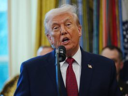 Trump: «No más petróleo ni dinero para Cuba”