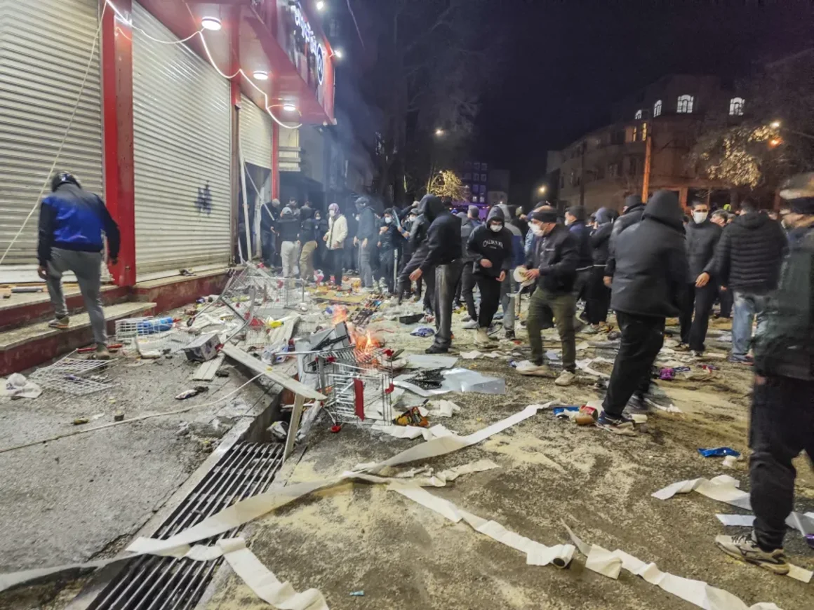 gettyimages-2254670273iransaqueo