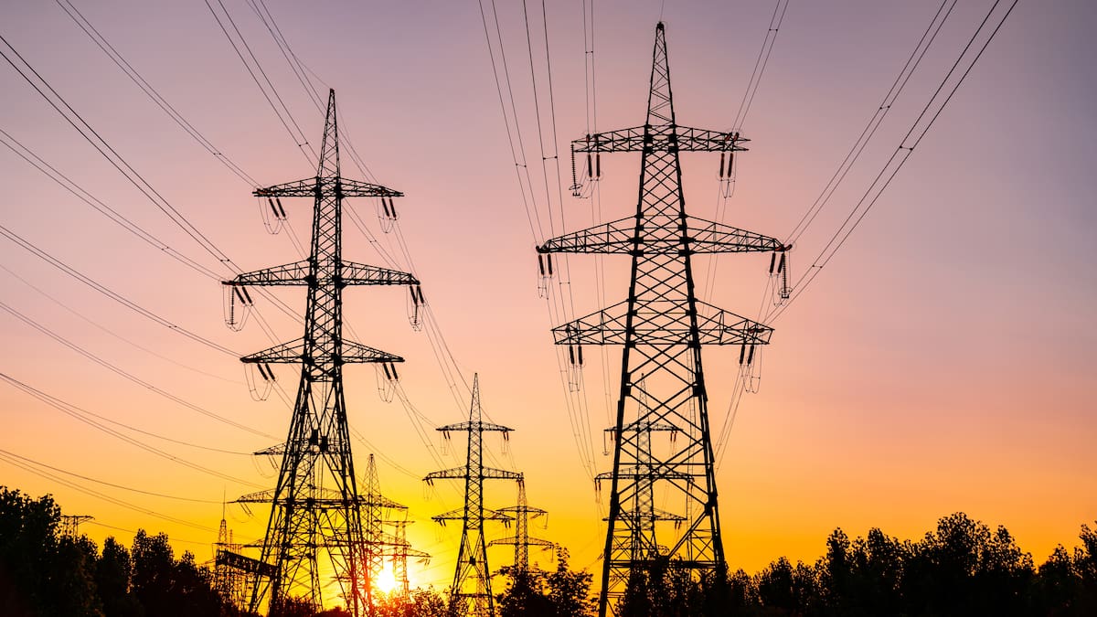 Colombia reanuda exportación de energía a Ecuador para frenar crisis eléctrica por El Niño